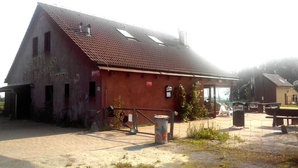 U Strhaneho Klempire Gasthof *